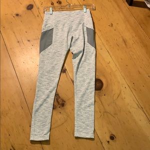 Size 4/6 white/gray leggings